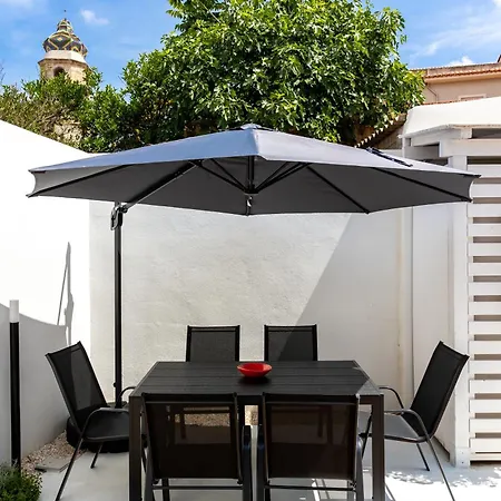 Ali's And بيت ضيافة